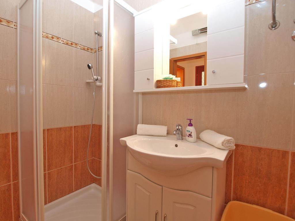 Apartments Lidija 1305 Пула Екстериор снимка