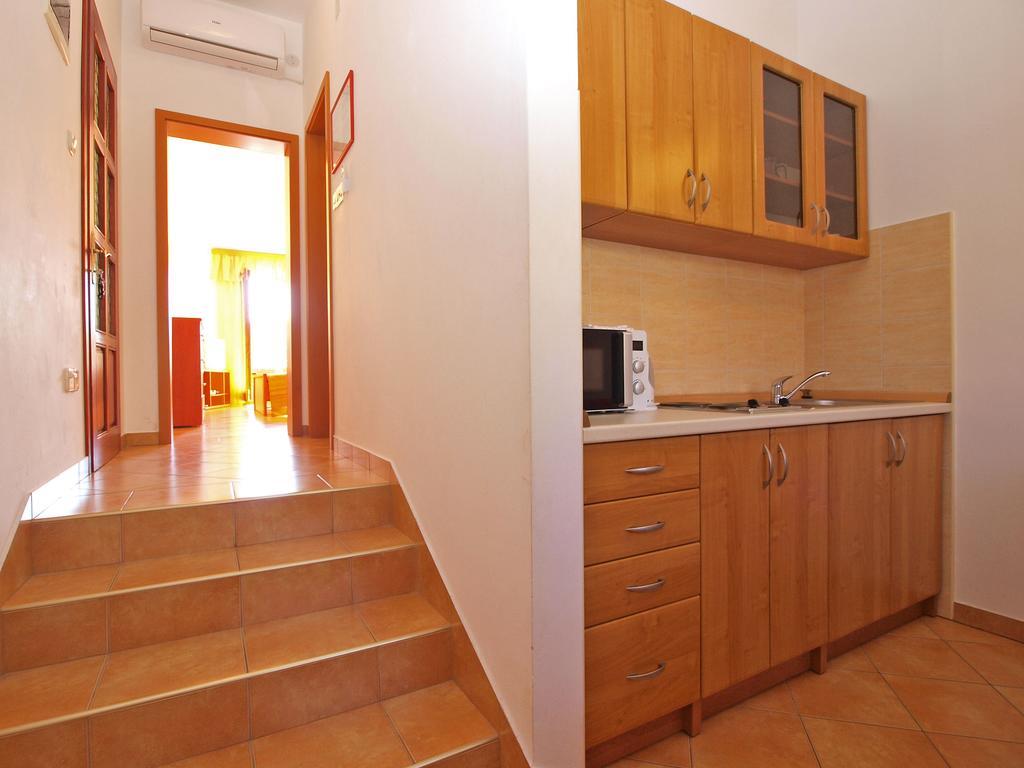 Apartments Lidija 1305 Пула Екстериор снимка